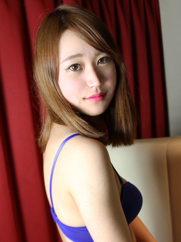 踊れ！チンチコリン・大阪店 あいな 27歳 T：160　B：84(C)　W：56　H：84